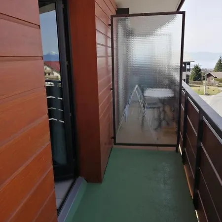 Le Balcon Des Memises